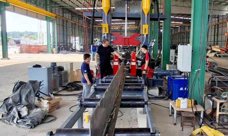 เครื่องเชื่อมบีมอัตโนมัติ ระบบ CNC