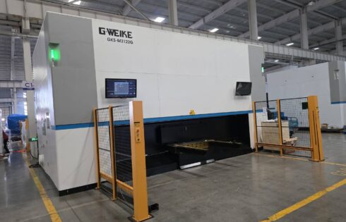 เครื่องตัดไฟเบอร์เลเซอร์ 3D ขนาด 3000W