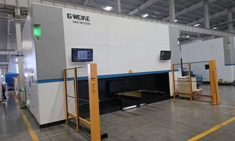 เครื่องตัดไฟเบอร์เลเซอร์ 3D ขนาด 3000W