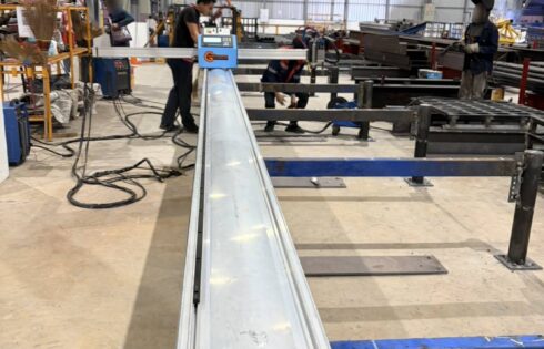 เครื่องตัด CNC แบบแขนเดี่ยว รางยาว 12 เมตร