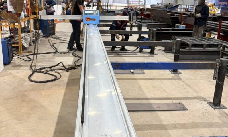 เครื่องตัด CNC แบบแขนเดี่ยว รางยาว 12 เมตร